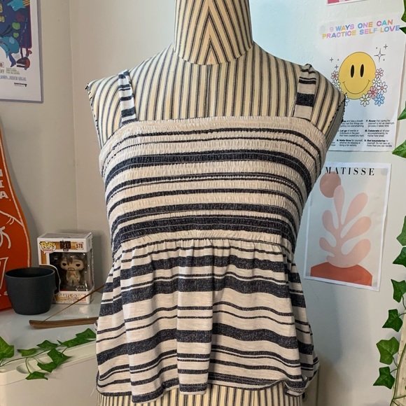 Navy blue and white tank top with flowy bottom and adjustable straps SIZE: M - Picture 2 of 3